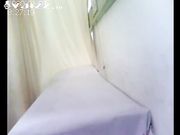 小诊所妇科检查 老医生在红衣美眉逼逼附近乱抠