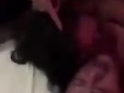 场面震撼闺蜜和老公宾馆滚床单被堵 男的拼死护情人有点让人感动