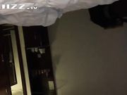 年轻夫妻花式做爱  男的要操女的屁眼内射