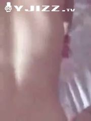 漂流瓶认识的大奶妹直播揉奶给我看 起码有D罩