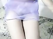 刚结婚不久的嫩少妇发骚开视频裸聊自摸