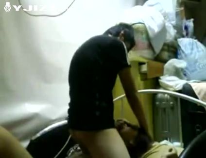 年轻身体棒 昨晚刚做了五次 今天刚睡醒嫩女友就要