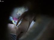 隔壁合租小情侣家中打炮动静大 全程都被我拍下来 女的奶子好小