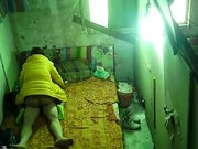 很会玩的民工大哥换着体位玩靓妹