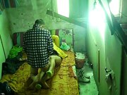 很会玩的民工大哥换着体位玩靓妹