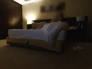 童颜美女酒店援交猛男各种高难度姿势狠狠爆操,干的美女腿发软