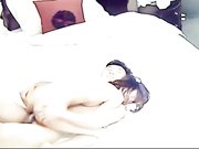 快速抽插要射时突然不让干了,担心用力太猛把套套干破