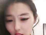 【小水仙er】和猥琐肚腩炮友啪啪骚得不要的