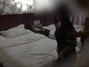 和女朋友的熟女后妈开房变态的让她叫爸爸