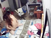 在墙上装好针孔摄像头偷拍打炮