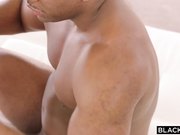 美女身材柔软嫩穴被大屌撑得太满了视觉冲击力真强内射鸡动