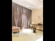 大神JOKER酒店大屌调教气质平面小模特桌上干到床上