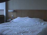 在宾馆边拍摄高清裸照，边被爆操