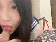 生 物 老 師 找 已 畢 業 女 學 生 穿 回 制 服 汽 旅 約 炮