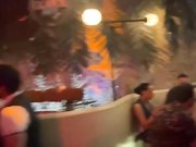 美女模特瑶瑶与意大利帅哥男友穿着性感黑丝情趣内衣客厅卫生间做爱