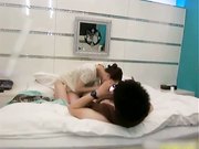 非常屌丝的老总拿着手机和DV与女秘书偷情自拍