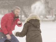 两个漂亮的肉肉小姐姐一起舔吸大鸡巴看的刺激挡不住啪啪想立马搞穴