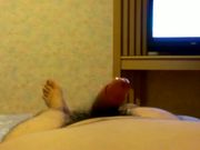 男的鸡巴又粗又长又弯操的美女受不了躲开后又被指奸