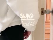 被哥哥狠狠抽插到腿软最后还被拔套怒射小穴淫荡对话