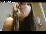 性感小表妹家中洗完澡后抠逼自慰 一对白嫩的大奶子让人忍不住想摸一把