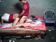 红衣男子嫖妓 做到一半想插菊花 小姐发飙 对白超有趣