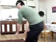 很有青春气息的小萝莉 喜欢被后入抽插