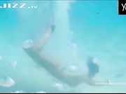 Milo Moiré行为艺术 变身蛙人 海底世界探索