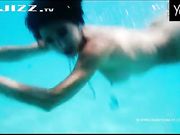 Milo Moiré行为艺术 变身蛙人 海底世界探索