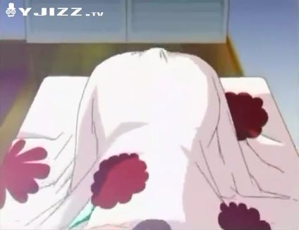 无良医生值夜班时到护士站把小护士们轮着玩