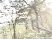 鸭舌帽苗条妹子【小乳猪】和炮友户外小树林啪啪