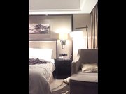 住酒店成功约炮其他房间丰韵美熟女，激情啪啪真实刺激偷拍记录