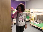 雪天住宾馆被男老板挑逗的小姐妹