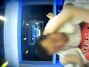 憨厚小哥约炮性经验不多的青春美少女二话不说把内裤扒掉就捅搞的妹子啊啊哭叫