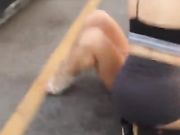 现实抓小三 还是原配厉害 不顾众人围观扒光小三一顿打