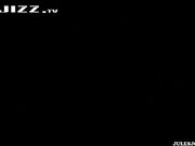 美国小情侣大白天家中激情造爱 还要拍下来