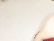 高颜值鸭舌帽大奶泰国妹子，性感黑丝翘屁股口交骑乘后人猛操