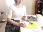 天然な人妻お姉さんの無自覚な誘惑。 深田えいみ売日2