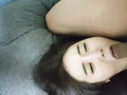 美女被猥琐男灌醉想要睡觉被强行插嘴口交啪啪