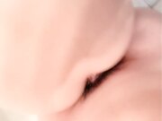 两个超嫩的小美女浴室里脱光了轮流干