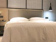 男爵全国探花牛仔裤妹子啪啪，舔奶调情穿黑丝骑乘猛操