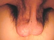 猥琐变态男真实迷J良家少妇三脚架玻璃瓶插阴道近景特写4指抠B开菊花