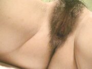 猥琐变态男真实迷J良家少妇三脚架玻璃瓶插阴道近景特写4指抠B开菊花