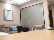 约个短发妹子，干几下就浪叫着说顶到底了