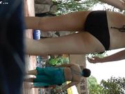 真实跟拍黑色泳衣小少妇皮肤白嫩 身材不错 不知道咋保养的