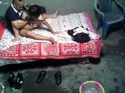 极品眼镜男半夜邀约有妇之夫家中舔逼 超灵活的舌功让小少妇忘乎所以 淫水流满床