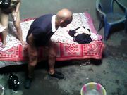 极品眼镜男半夜邀约有妇之夫家中舔逼 超灵活的舌功让小少妇忘乎所以 淫水流满床