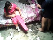 专接中老年嫖客的小胖妹似乎很享受被操过程