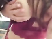 极品年轻素人打炮之前还要自己找一下G点 最后自拍操逼还要求打灯光拍清楚