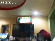 土豪民宿酒店双飞极品高颜值学生妹 说要先洗个澡再操