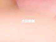 某APP直播平台大奶子露脸美女主播睡床上2小时40分放福利 极品馒头逼感觉好紧